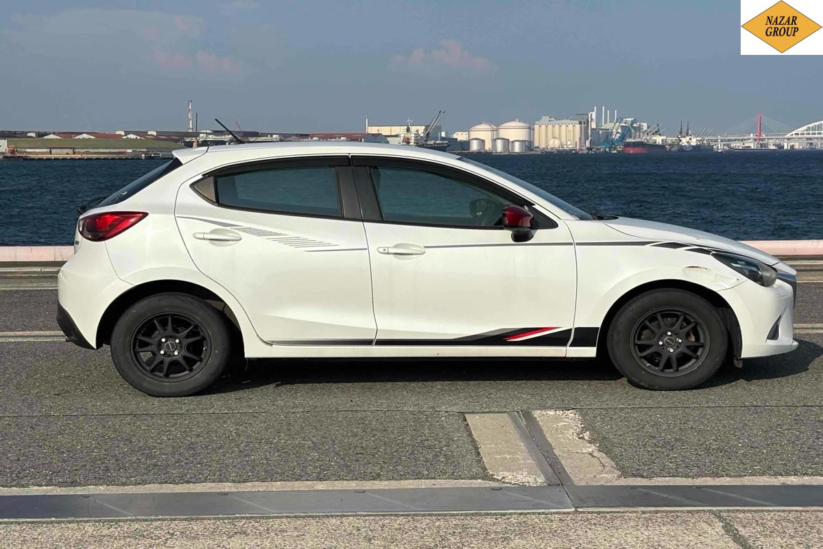 2015 Mazda Demio