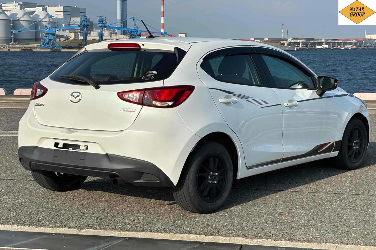 2015 Mazda Demio