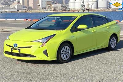2018 Toyota Prius - Thumbnail