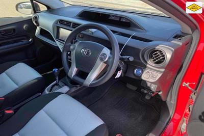 2014 Toyota Aqua - Thumbnail