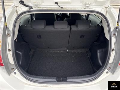2013 Toyota Aqua - Thumbnail