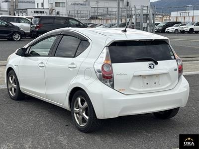 2013 Toyota Aqua - Thumbnail