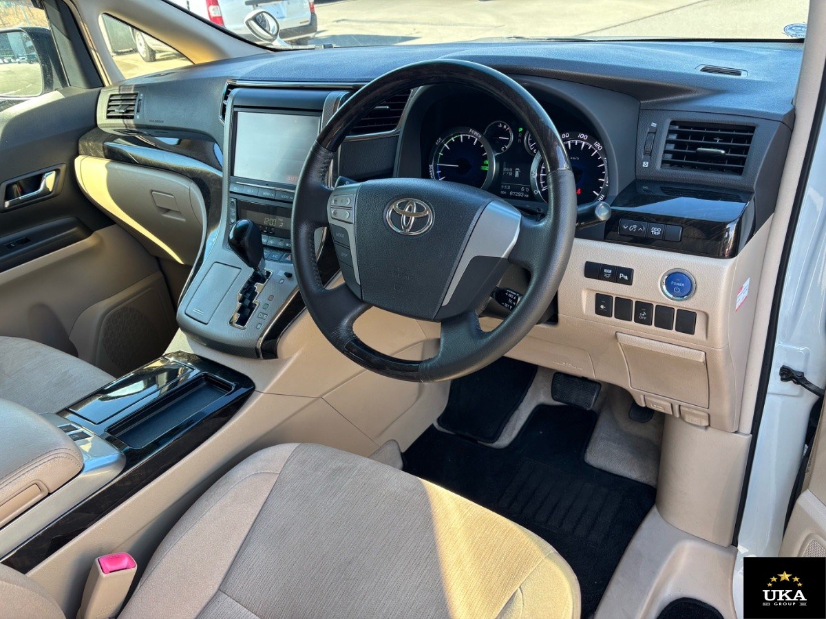 2014 Toyota Vellfire