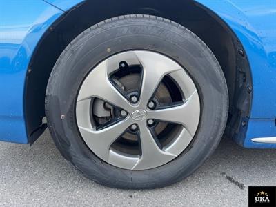 2013 Toyota Prius - Thumbnail