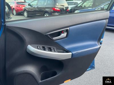 2013 Toyota Prius - Thumbnail