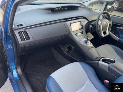 2013 Toyota Prius - Thumbnail