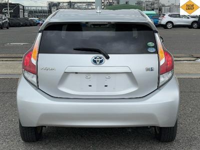 2015 Toyota Aqua - Thumbnail