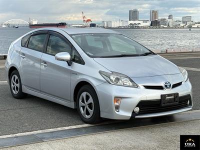 2013 Toyota Prius - Thumbnail