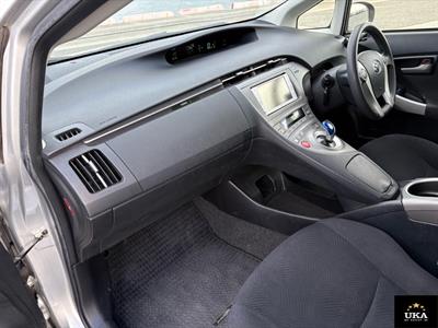 2013 Toyota Prius - Thumbnail