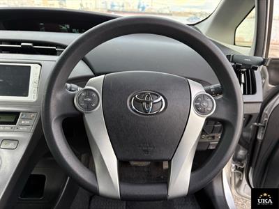 2013 Toyota Prius - Thumbnail