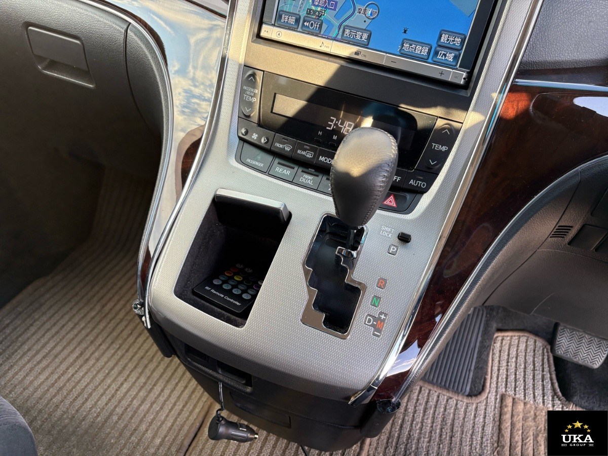 2012 Toyota Vellfire