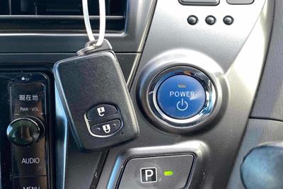 2014 Toyota Prius - Thumbnail
