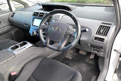 2014 Toyota Prius - Thumbnail