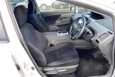 2014 Toyota Prius - Thumbnail