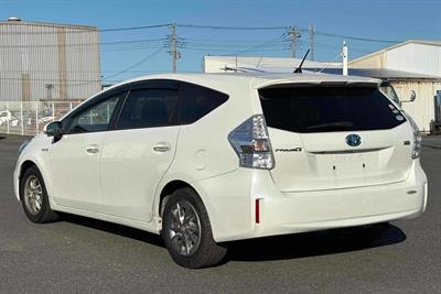 2014 Toyota Prius - Thumbnail