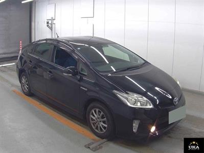 2015 Toyota Prius - Thumbnail