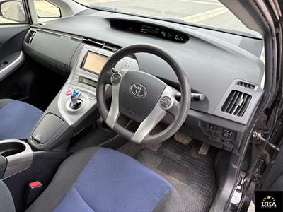 2015 Toyota Prius - Thumbnail