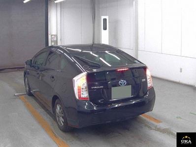 2015 Toyota Prius - Thumbnail