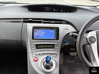 2015 Toyota Prius - Thumbnail