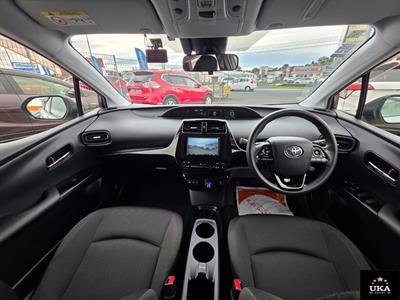 2019 Toyota Prius - Thumbnail