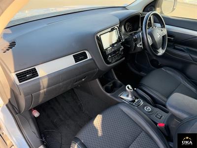 2015 Mitsubishi Outlander - Thumbnail