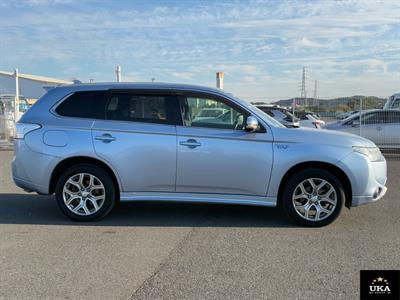 2015 Mitsubishi Outlander - Thumbnail