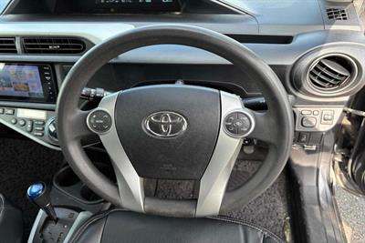 2013 Toyota Aqua - Thumbnail