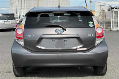 2013 Toyota Aqua - Thumbnail