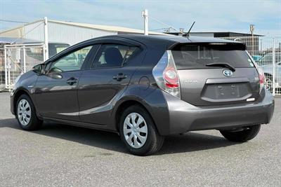 2013 Toyota Aqua - Thumbnail