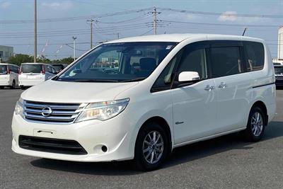 2015 Nissan Serena - Thumbnail