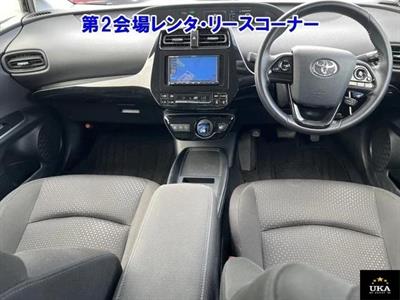 2019 Toyota Prius - Thumbnail