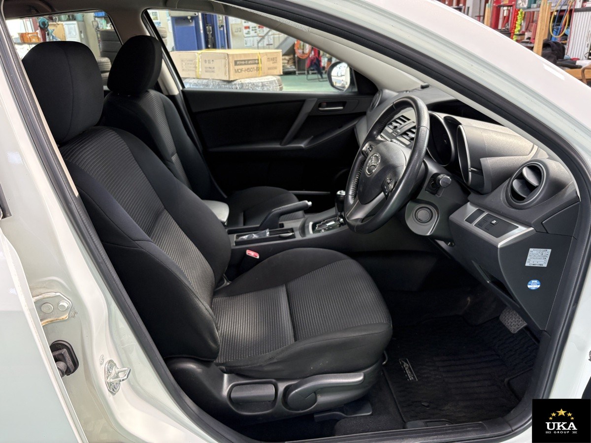 2013 Mazda Axela