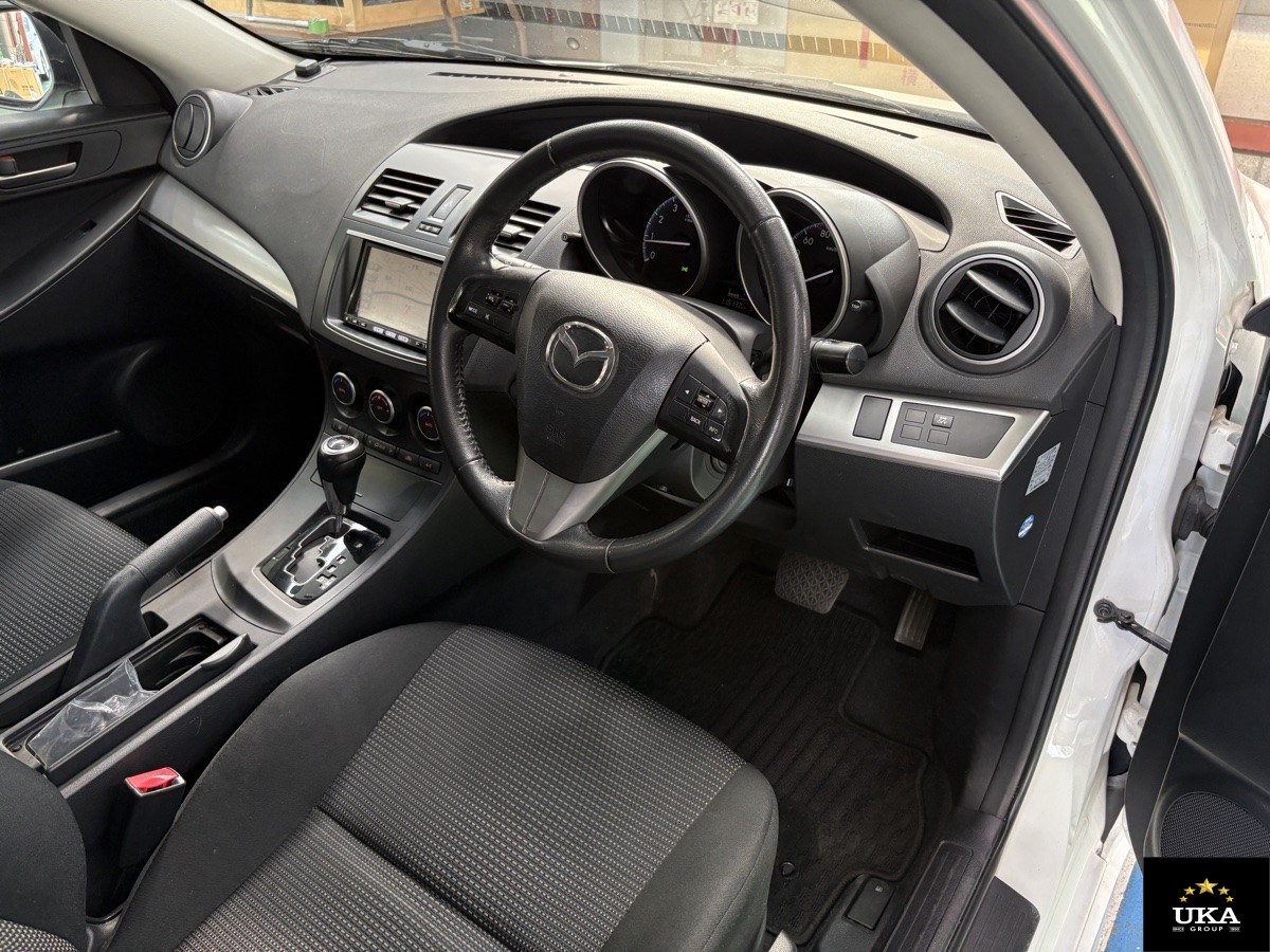 2013 Mazda Axela