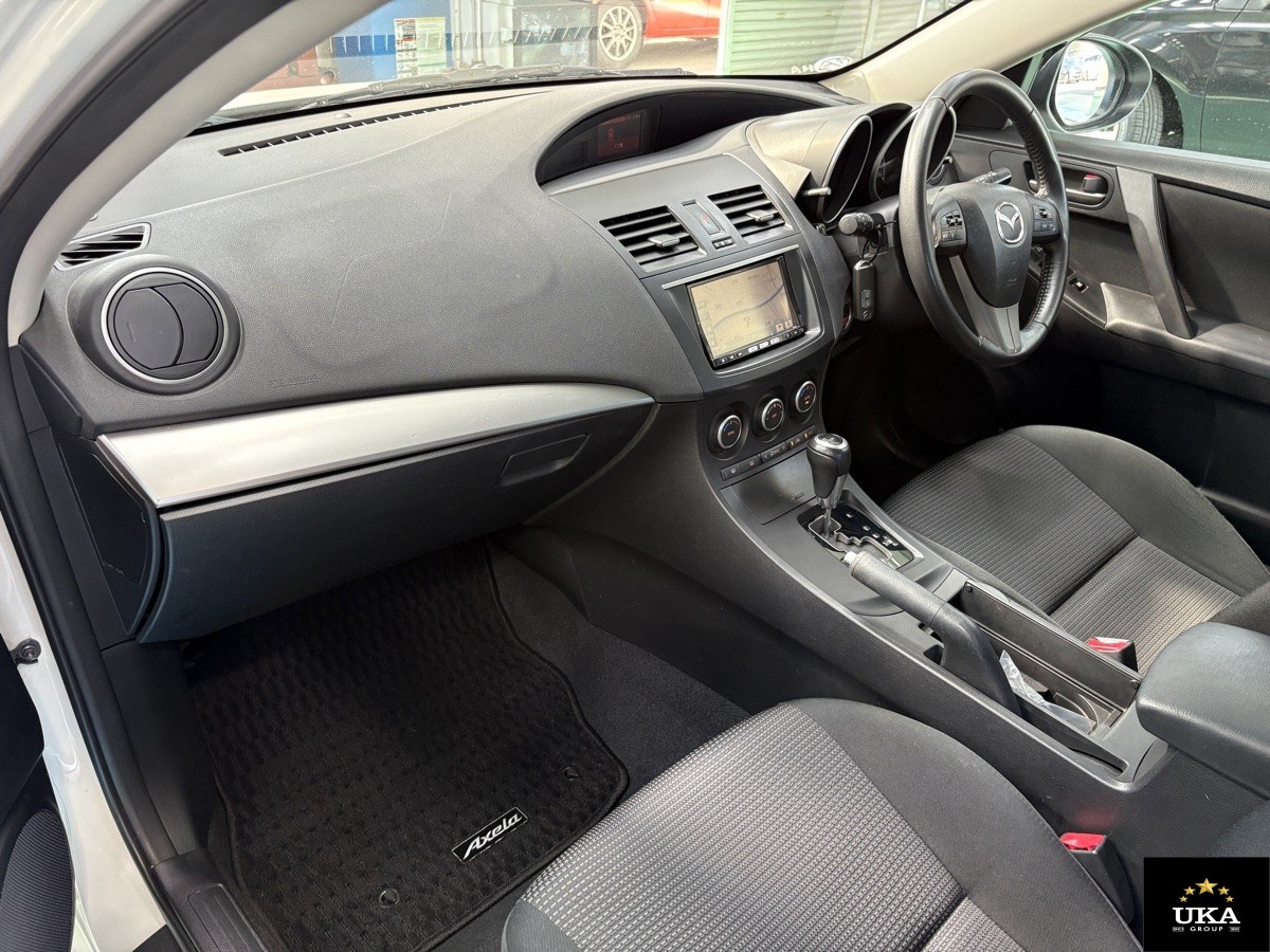 2013 Mazda Axela