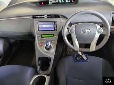 2013 Toyota Prius - Thumbnail