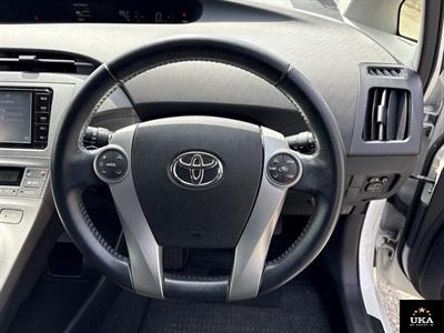 2015 Toyota Prius - Thumbnail