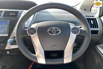 2013 Toyota Prius - Thumbnail
