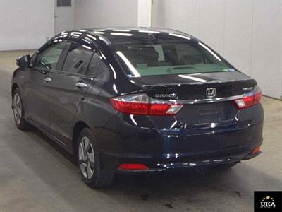 2014 Honda Grace - Thumbnail