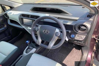 2014 Toyota Aqua - Thumbnail
