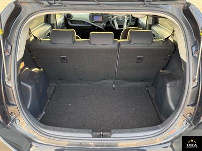 2014 Toyota Aqua - Thumbnail