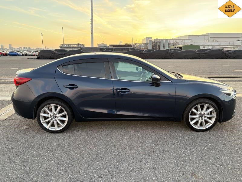 2016 Mazda Axela