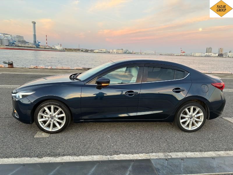 2016 Mazda Axela