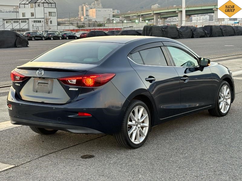 2016 Mazda Axela