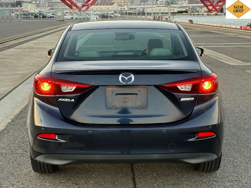 2016 Mazda Axela