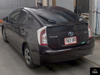 2013 Toyota Prius - Thumbnail