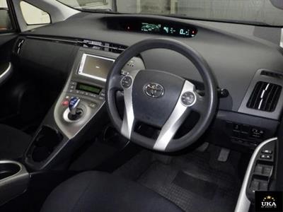 2013 Toyota Prius - Thumbnail