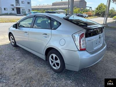 2013 Toyota Prius - Thumbnail