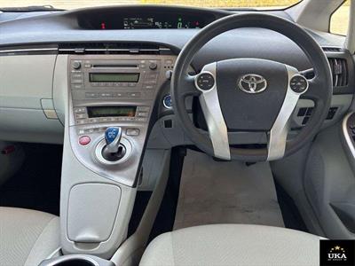 2013 Toyota Prius - Thumbnail