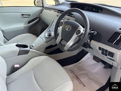 2013 Toyota Prius - Thumbnail