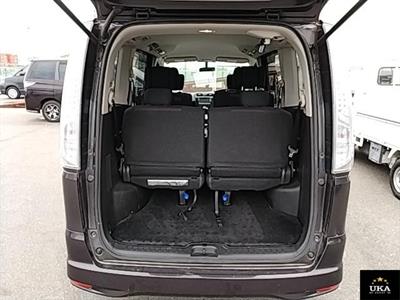 2013 Nissan Serena - Thumbnail